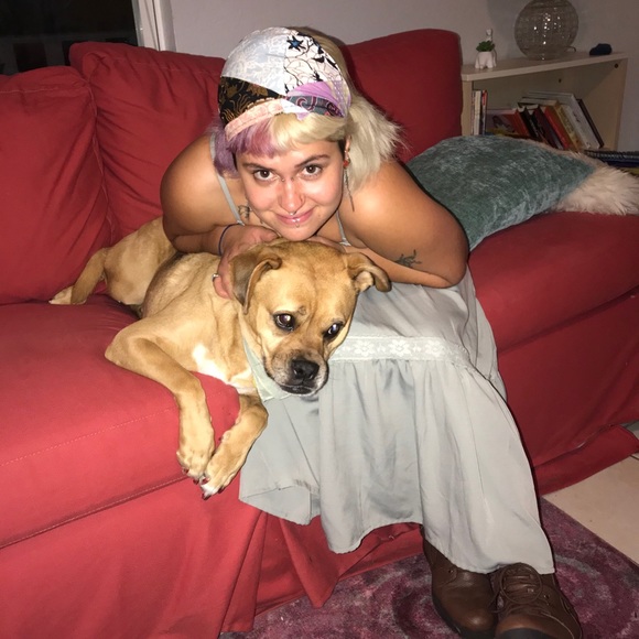 Meet your Posher, Halle - Picture 2 of 3